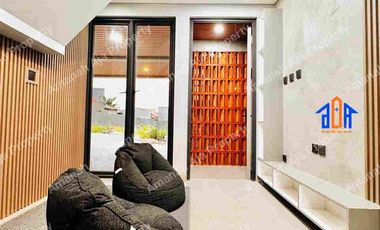 Rumah Furnished 4 Kamar Tidur Dekat Pintu Tol KPR DP 0