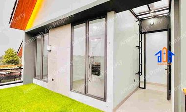 Rumah Furnished 4 Kamar Tidur Dekat Pintu Tol KPR DP 0