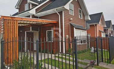 OPORTUNIDAD.  LINDA CASA EN QUILÉN SECTOR MIRADOR.