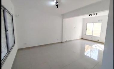 Departamento en venta - 3 Dormitorios 2 Baños - Malvinas Argentinas