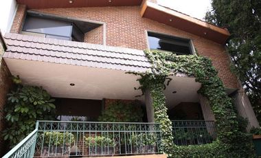 Venta casa Lomas de las Palmas en privada (R)