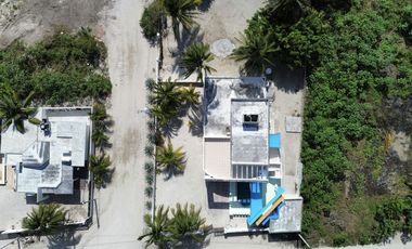 EN VENTA CASA EN ESQUINA EN SEGUNDA FILA EN TELCHAC PUERTO