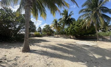 EN VENTA CASA EN ESQUINA EN SEGUNDA FILA EN TELCHAC PUERTO