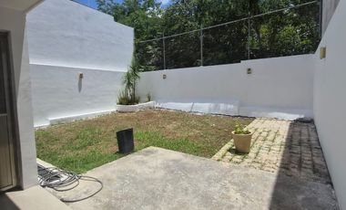 Casa en Venta y Renta en Campeche en Privada Residencial Lomas de las Flores 2