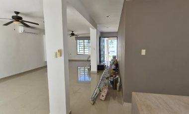 Casa en Venta y Renta en Campeche en Privada Residencial Lomas de las Flores 2