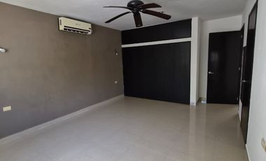 Casa en Venta y Renta en Campeche en Privada Residencial Lomas de las Flores 2