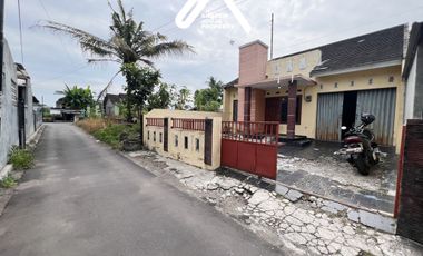 Sewa Rumah Purwomartani Utara Pasar Sidorejo 3 Kamar Tidur