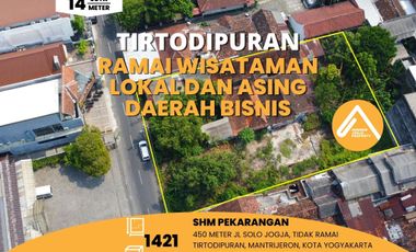 Tanah Tirtodipuran Mantrijeron Lokasi Ramai Wisatawan Lokal Dan Asing