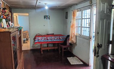 VENTA AMPLIA CASA ESQUINA Y EXCELENTE CONECTIVIDAD