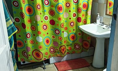 VENTA AMPLIA CASA ESQUINA Y EXCELENTE CONECTIVIDAD