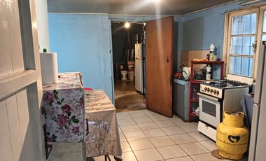 VENTA AMPLIA CASA ESQUINA Y EXCELENTE CONECTIVIDAD