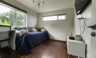 HERMOSA CASA  CON BOSQUE  EN FRUTILLAR