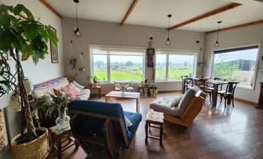 HERMOSA CASA  CON BOSQUE  EN FRUTILLAR