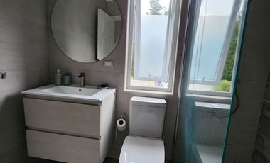 HERMOSA CASA  CON BOSQUE  EN FRUTILLAR