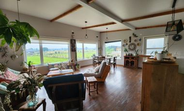 HERMOSA CASA  CON BOSQUE  EN FRUTILLAR