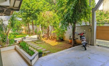 Rumah Hook Halaman Luas Dijual di Kav PTB Duren Sawit, Jakarta Timur