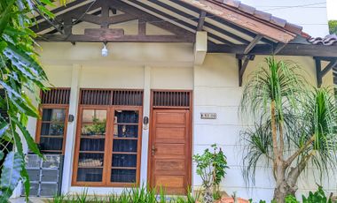 Rumah Hook Halaman Luas Dijual di Kav PTB Duren Sawit, Jakarta Timur