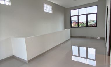 Rumah 2 Lantai Di Condongcatur, Dekat Pakuwon Mall