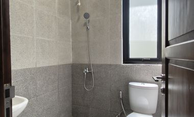 Rumah 2 Lantai Di Condongcatur, Dekat Pakuwon Mall