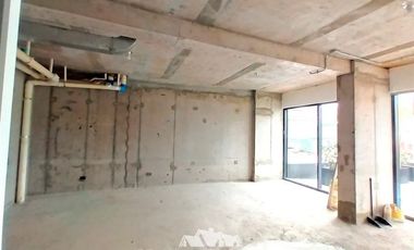 Local Comercial en Arriendo en Avda Las Condes / Rosario Rosales