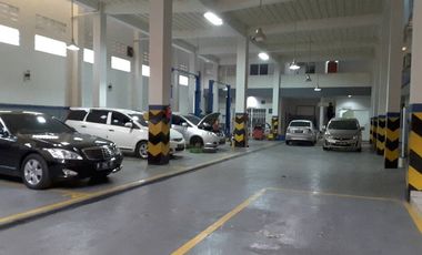 JUAL CEPAT GEDUNG SHOWROOM  BENGKEL MOBIL  BODY REPAIR 3 setengah LANTAI