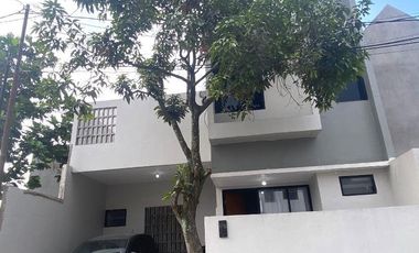 RUMAH MODERN 2 LANTAI DI CLUSTER ARCAMANIK BANDUNG