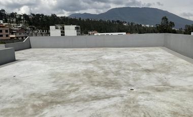 Venta Edificio 3 pisos con 5 departamentos en Urabá: ideal para inversión o renta. AH