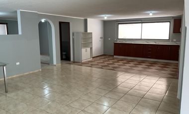 Venta Edificio 3 pisos con 5 departamentos en Urabá: ideal para inversión o renta. AH