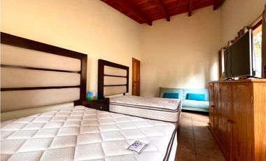 CASA EN VENTA EN FRACCIONAMIENTO TALO CERRO GORDO