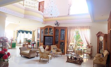 RUMAH MEWAH & LUAS DI MAKASSAR