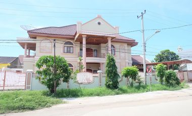 RUMAH MEWAH & LUAS DI MAKASSAR