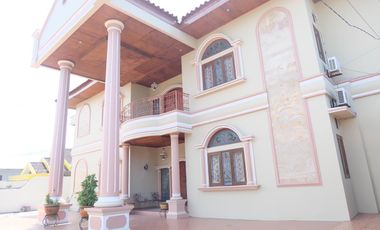 RUMAH MEWAH & LUAS DI MAKASSAR