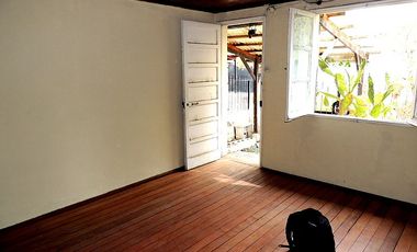 CASA IDEAL PARA REMODELAR EN BARRIO RESIDENCIAL DE TALAGANTE