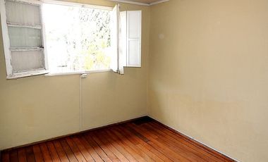 CASA IDEAL PARA REMODELAR EN BARRIO RESIDENCIAL DE TALAGANTE