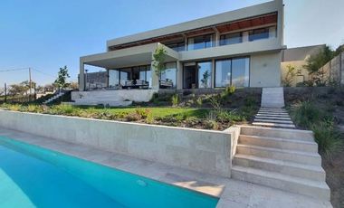 CONDOMINIO CERRADO ** ESPECTACULAR VISTA