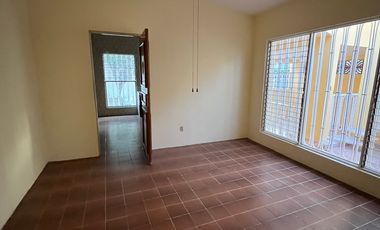 CASA EN RENTA DE UN SOLO NIVEL COLONIA XAMAIPAK