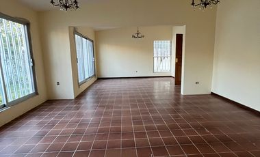 CASA EN RENTA DE UN SOLO NIVEL COLONIA XAMAIPAK