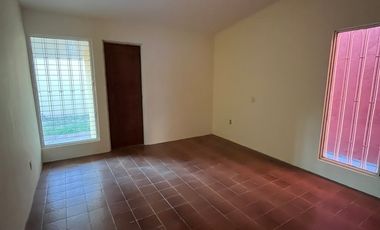 CASA EN RENTA DE UN SOLO NIVEL COLONIA XAMAIPAK