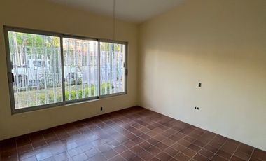 CASA EN RENTA DE UN SOLO NIVEL COLONIA XAMAIPAK