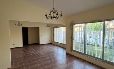 CASA EN RENTA DE UN SOLO NIVEL COLONIA XAMAIPAK