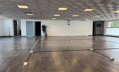 *Oficina en RENTA sobre Boulevard García de León en Morelia.