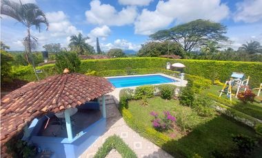 EN VENTA CASA CAMPESTRE INDEPENDIENTE ENTRE ALCALA Y QUIMBAYA