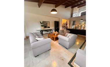 Amoblado ESPECTACULAR PH Poblado 2 niveles piso 7