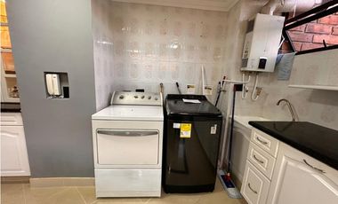 Amoblado ESPECTACULAR PH Poblado 2 niveles piso 7