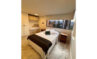 Amoblado ESPECTACULAR PH Poblado 2 niveles piso 7