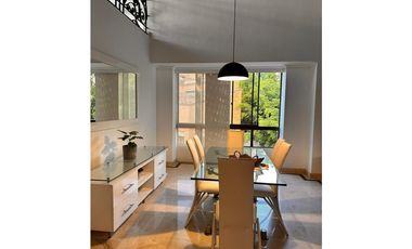 Amoblado ESPECTACULAR PH Poblado 2 niveles piso 7