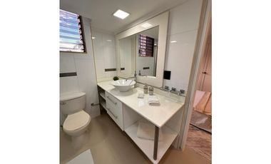 Amoblado ESPECTACULAR PH Poblado 2 niveles piso 7