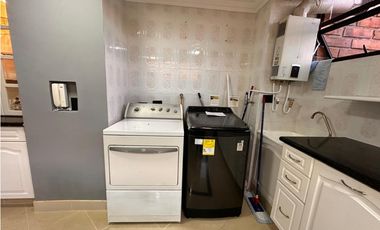 Amoblado ESPECTACULAR PH Poblado 2 niveles piso 7