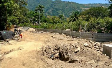 Lote en unidad cerrada en San Jerónimo