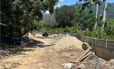 Lote en unidad cerrada en San Jerónimo